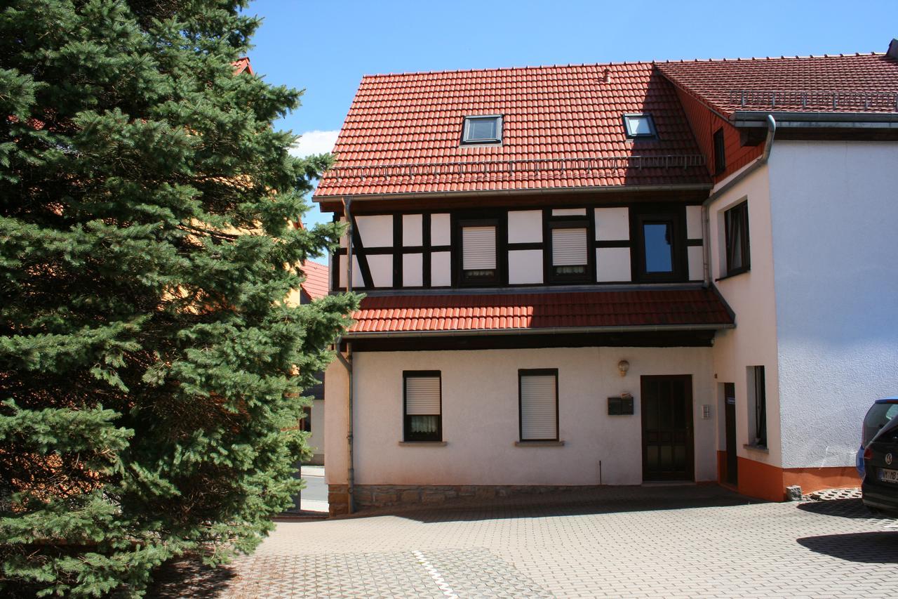 & Zur Linde Hotel