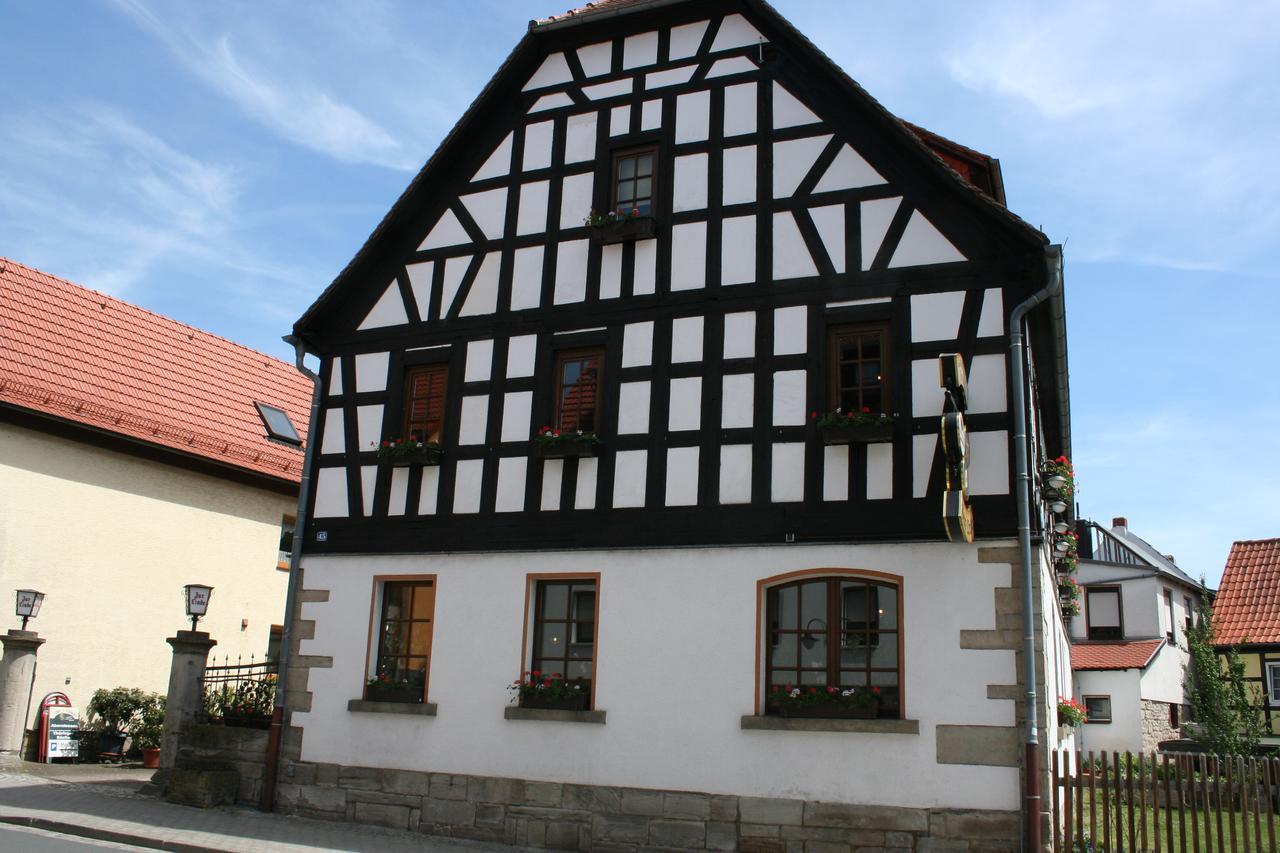 & Zur Linde