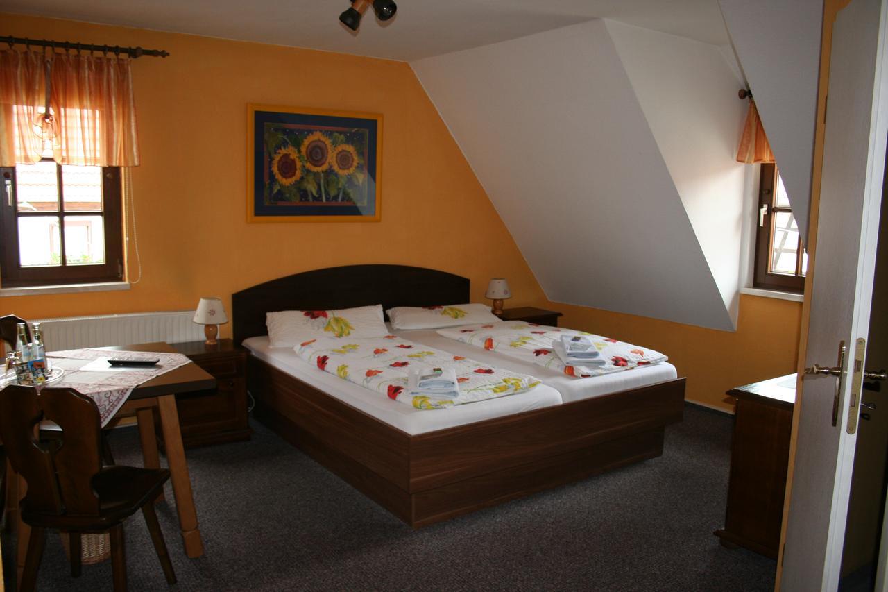& Zur Linde Hermsdorf (Thuringia)